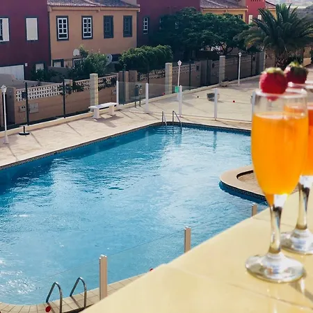 Apto Yellow Cliff Vista Piscina