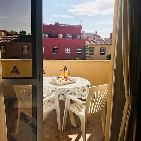 Apto Yellow Cliff Vista Piscina Apartment Arona (Tenerife)
